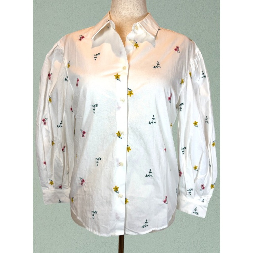 NWT Ellie Tahari 100% Cotton Poplin Button Up Blouse M Ditsy Floral Embroidery
